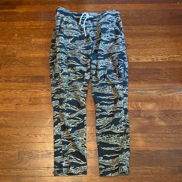 Ecko Unlimited Other - V! ECKŌ unltd camo pants size S pre-owned in good condition